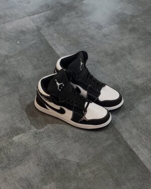 Jordan 1 Mid “Panda”