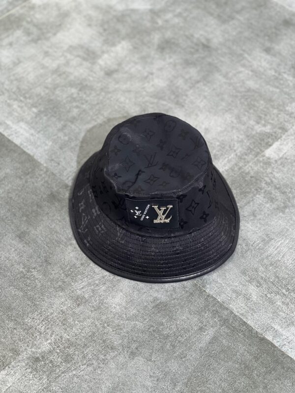 Frost Black Curve