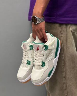 Jordan 4 Retro “Green Glow”