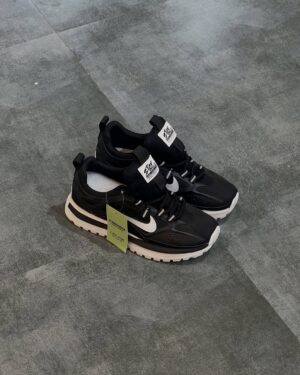 Sports shoes