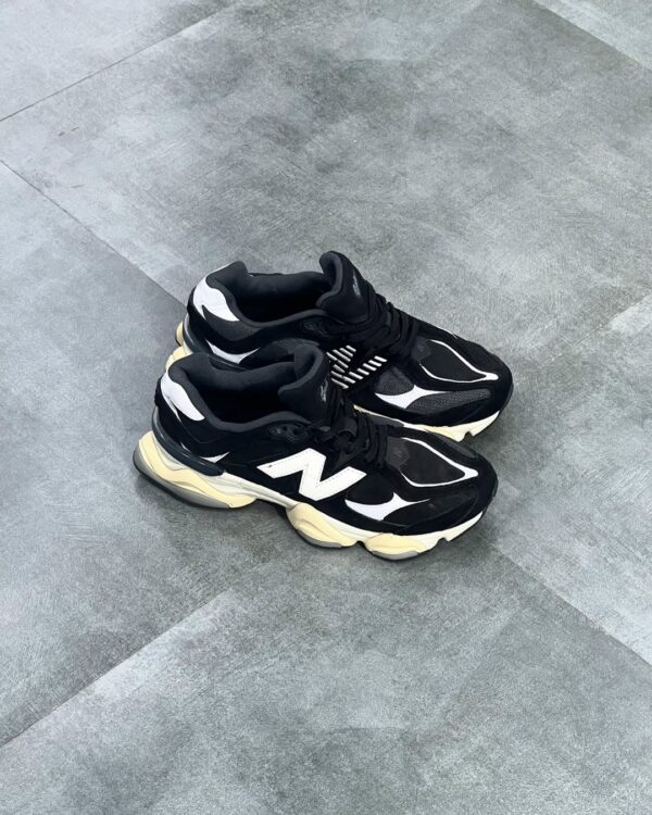 Black 9060