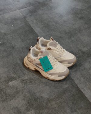 Beige sneaker