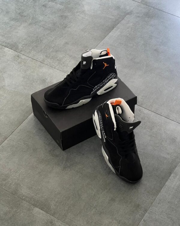 JORDAN RETRO 6 BLACK