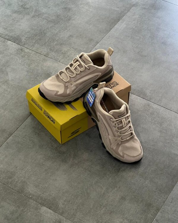 SKECHERS MAX PROTECT