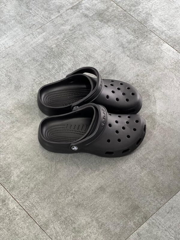 CROCS